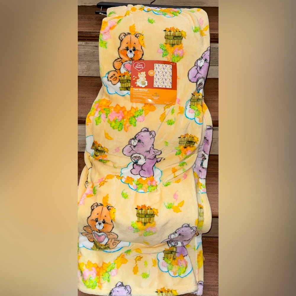 🥰 Care Bears 🐻 Fall Autumn 🍂 Twin Blanket 60” x 90” Leaves Yellow Vintage Style